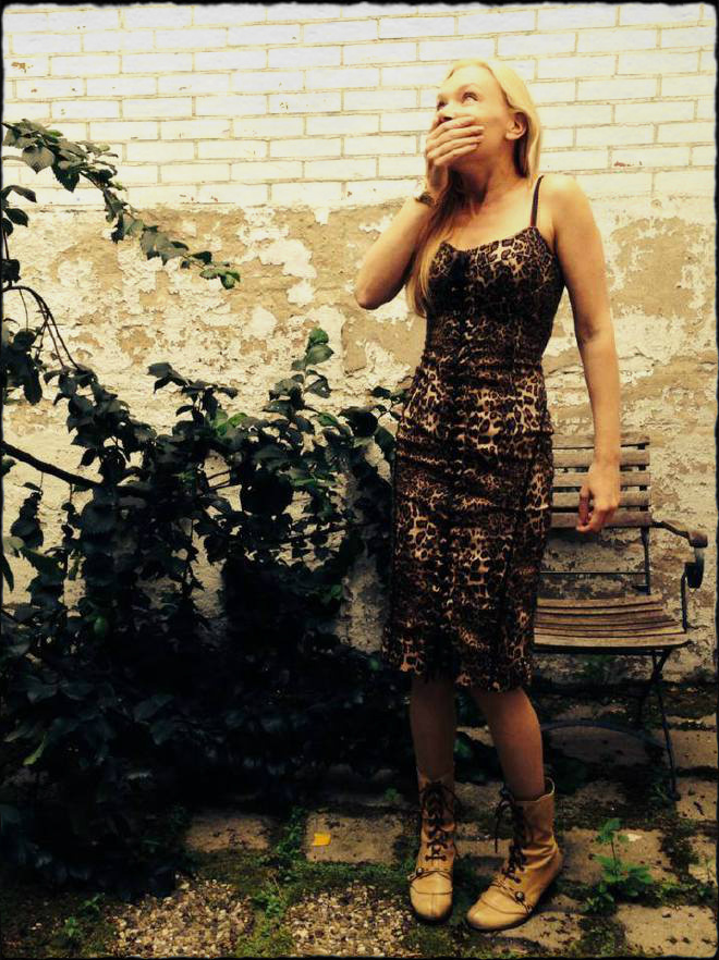 Betty 38dresses