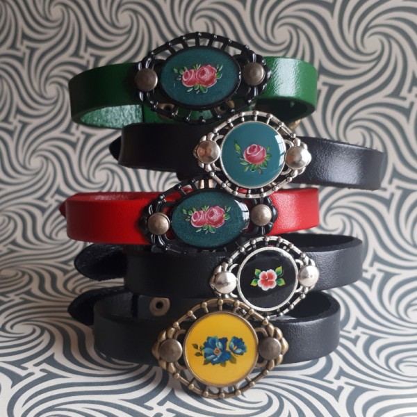 Urban Hippies Armbanden Kassa €14,95