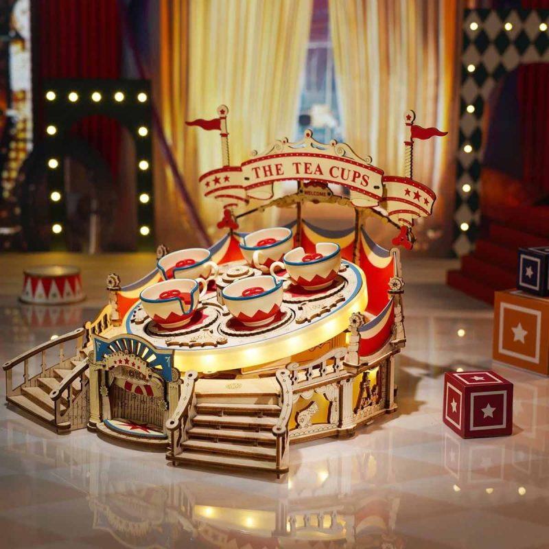 Bewegende houten Caroussel met muziek | Theekopjes Caroussel - Afbeelding 5