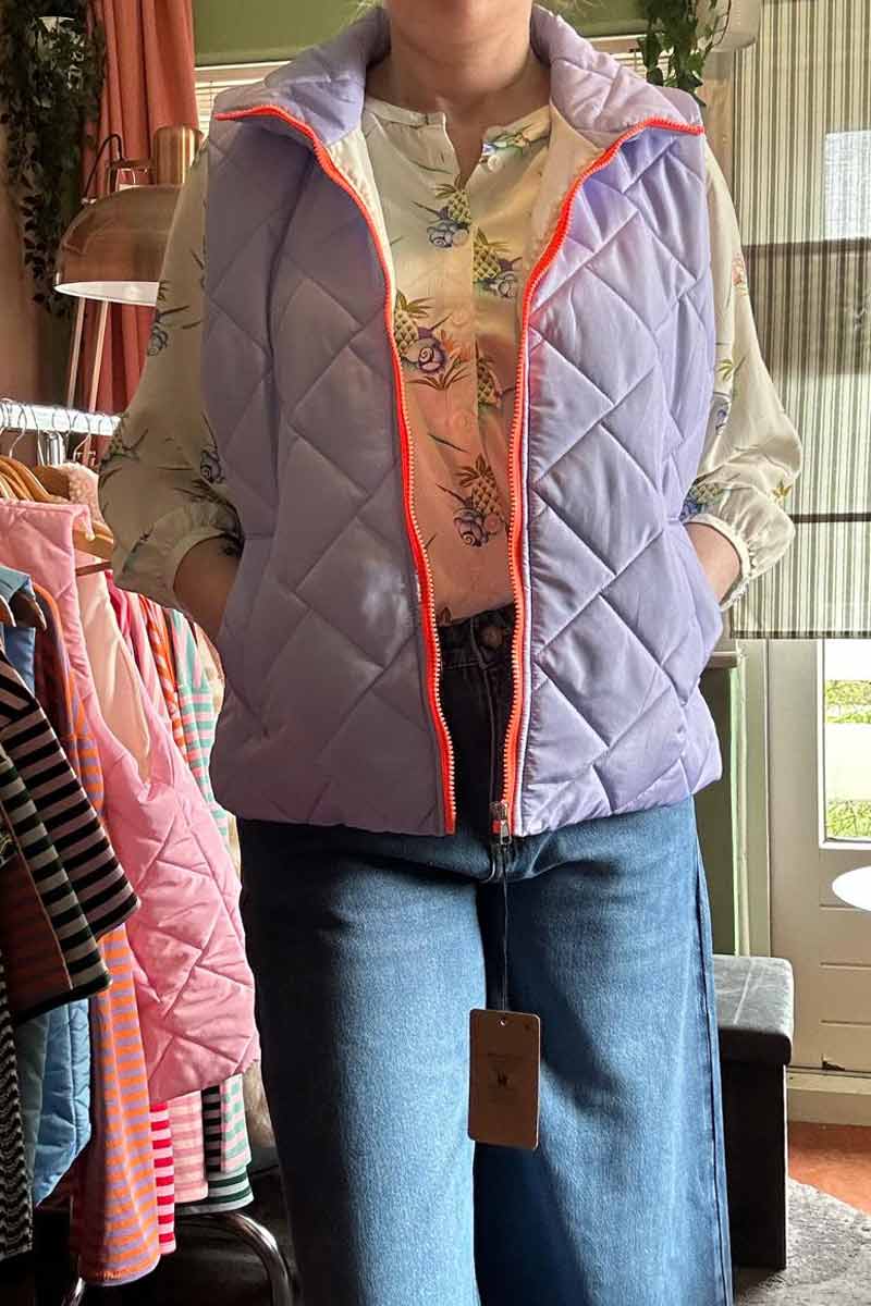 Alternative view of Gewatteerd Giletje met Rits - Lavendel