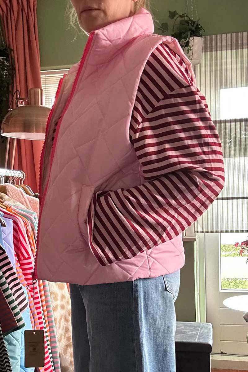 Alternative view of Gewatteerd Giletje met Rits - Roze
